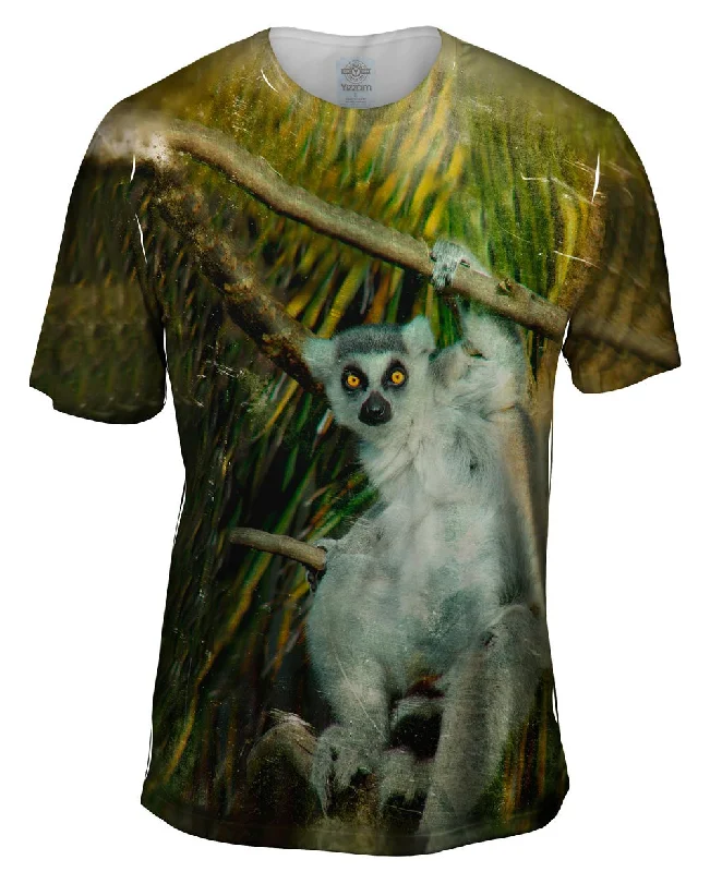 Casual T-shirt-Vintage Lemur